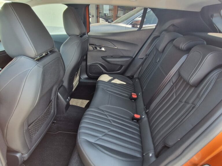 PEUGEOT 2008 1.2 PURE TECH ALLURE
