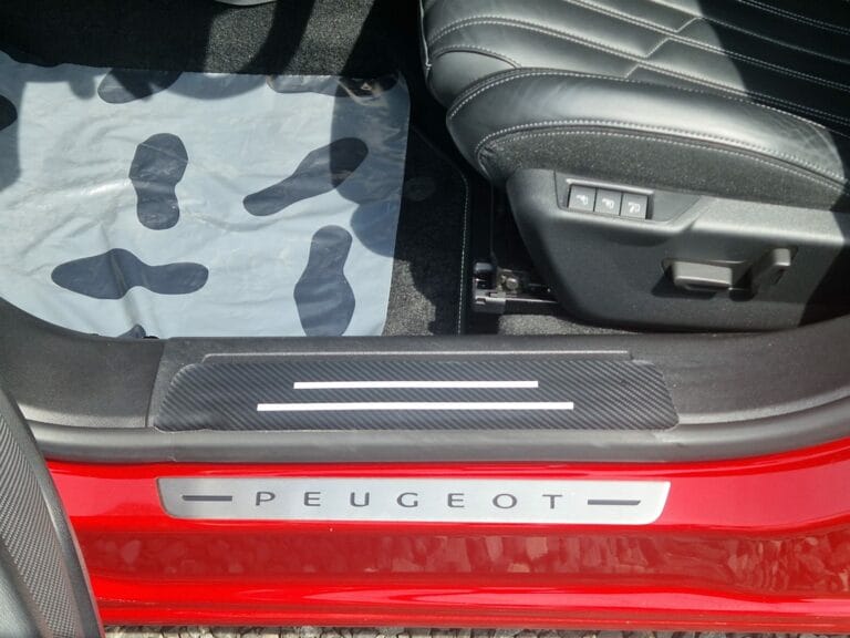 PEUGEOT 2008 1.2 PURE TECH GT-Line