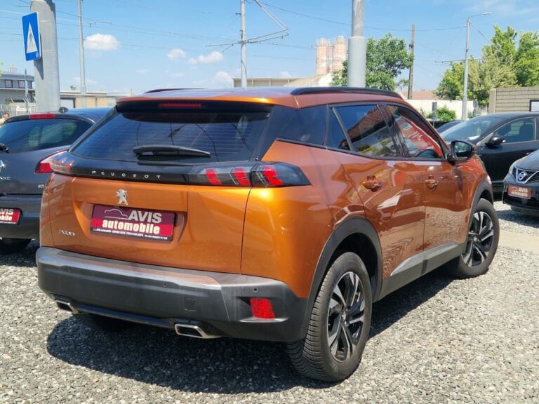 PEUGEOT 2008 1.2 PURE TECH ALLURE