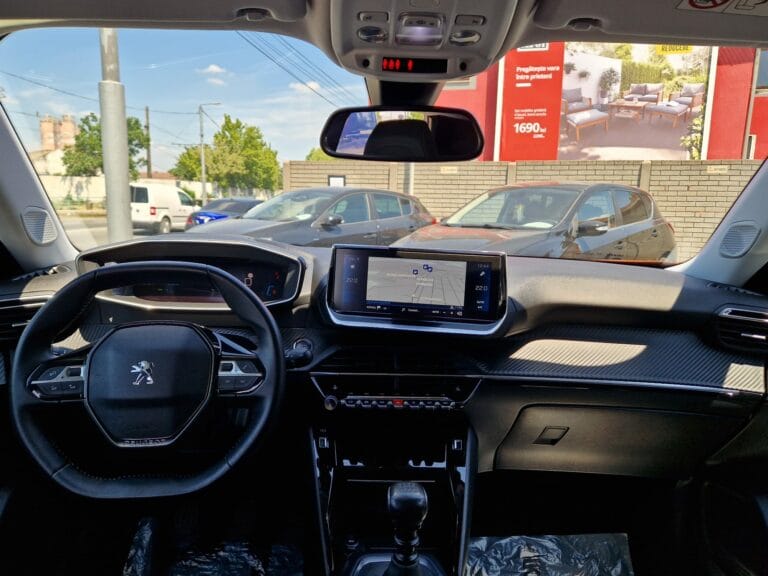 PEUGEOT 2008 1.2 PURE TECH ALLURE