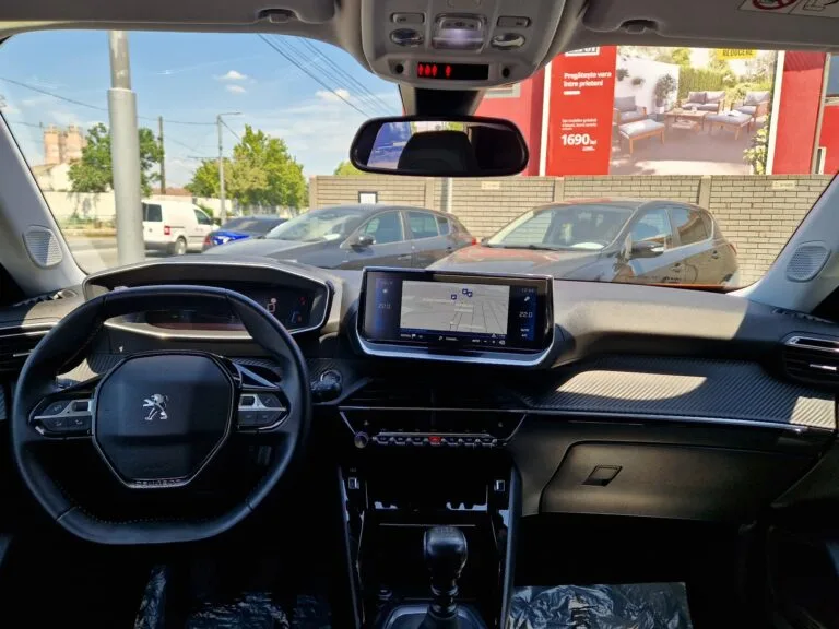 PEUGEOT 2008 1.2 PURE TECH ALLURE