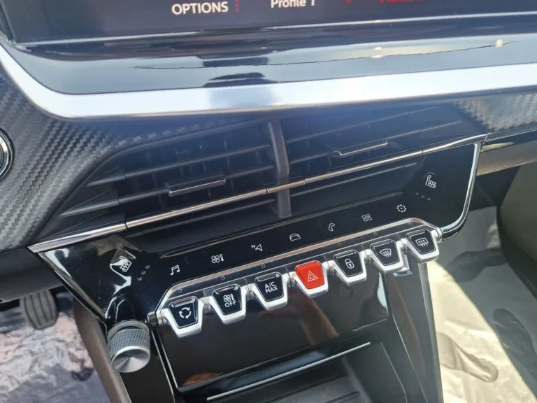 PEUGEOT 2008 1.2 PURE TECH ALLURE