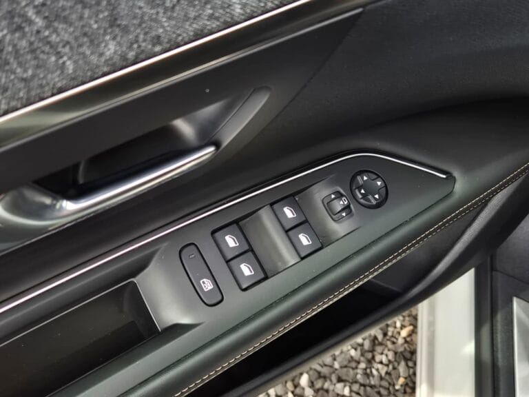 PEUGEOT 3008 1.6 THP GT Line