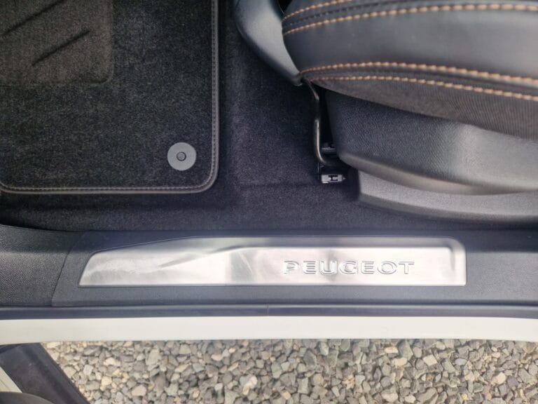 PEUGEOT 3008 1.6 THP GT Line