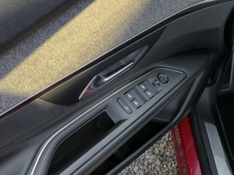 PEUGEOT 3008 1.6 THP GT Line