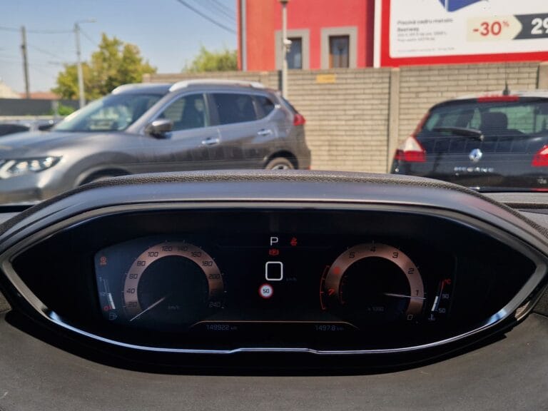 PEUGEOT 5008 1.6 PureTech GT Line AUTOMAT 7 LOCURI