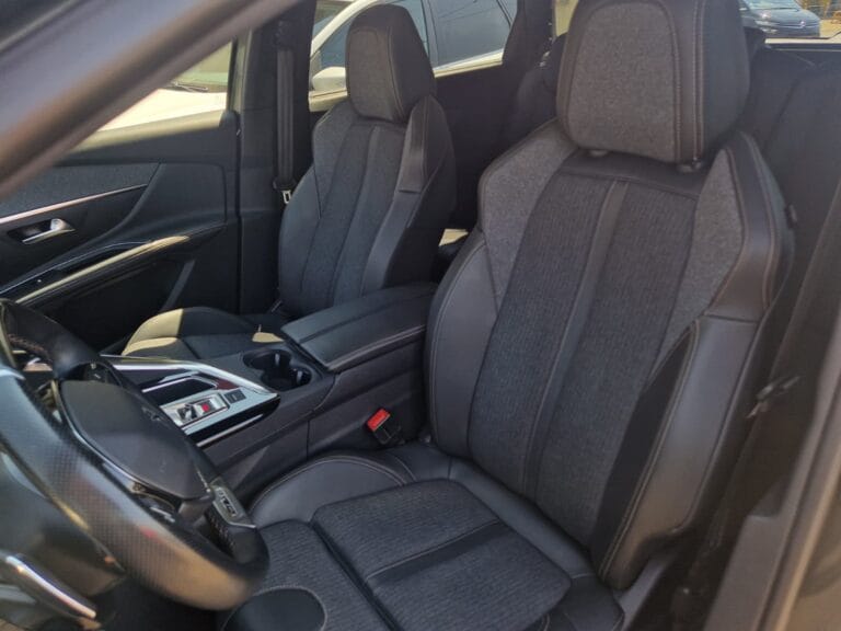 PEUGEOT 5008 1.6 PureTech GT Line AUTOMAT 7 LOCURI