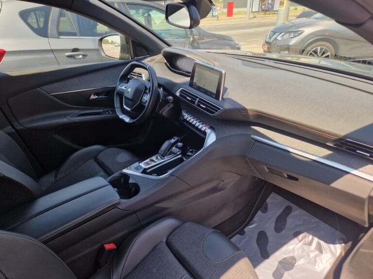 PEUGEOT 5008 1.6 PureTech GT Line AUTOMAT 7 LOCURI