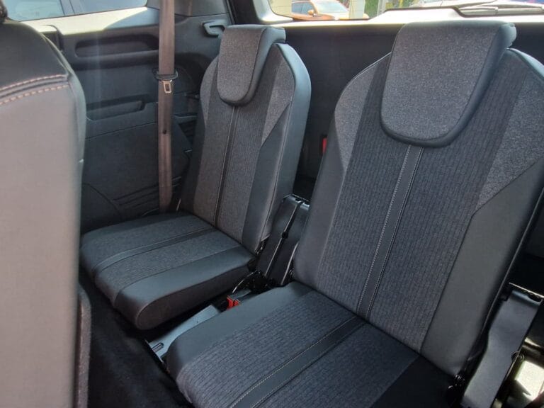 PEUGEOT 5008 1.6 PureTech GT Line AUTOMAT 7 LOCURI