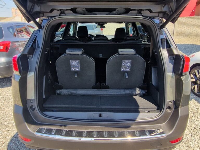 PEUGEOT 5008 1.6 PureTech GT Line AUTOMAT 7 LOCURI