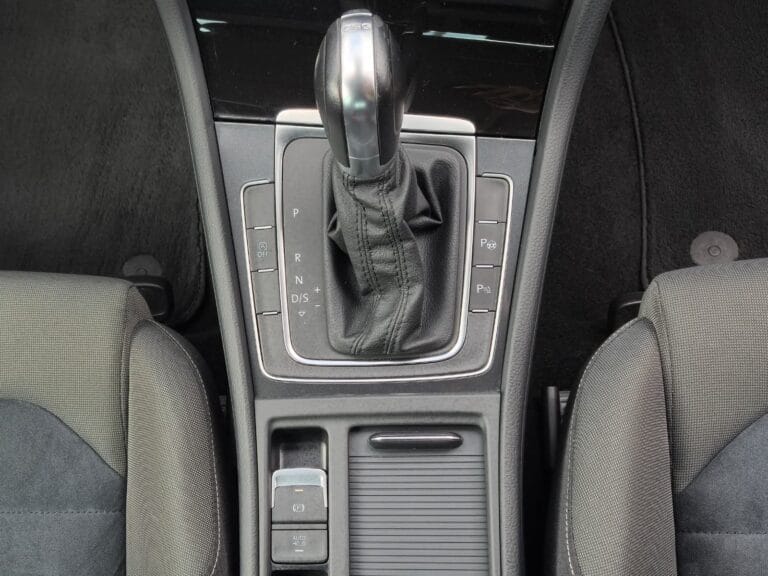 VW GOLF 7 2.0 TDI DSG HIGHLINE HATCHBACK