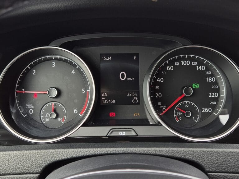 VW GOLF 7 2.0 TDI DSG HIGHLINE HATCHBACK
